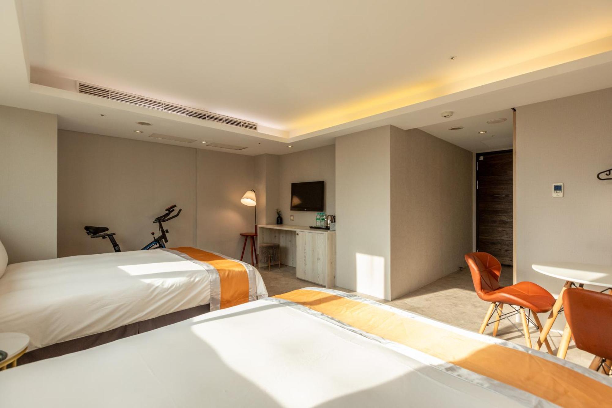 Ren Mei Fashion Hotel Taichung Room photo