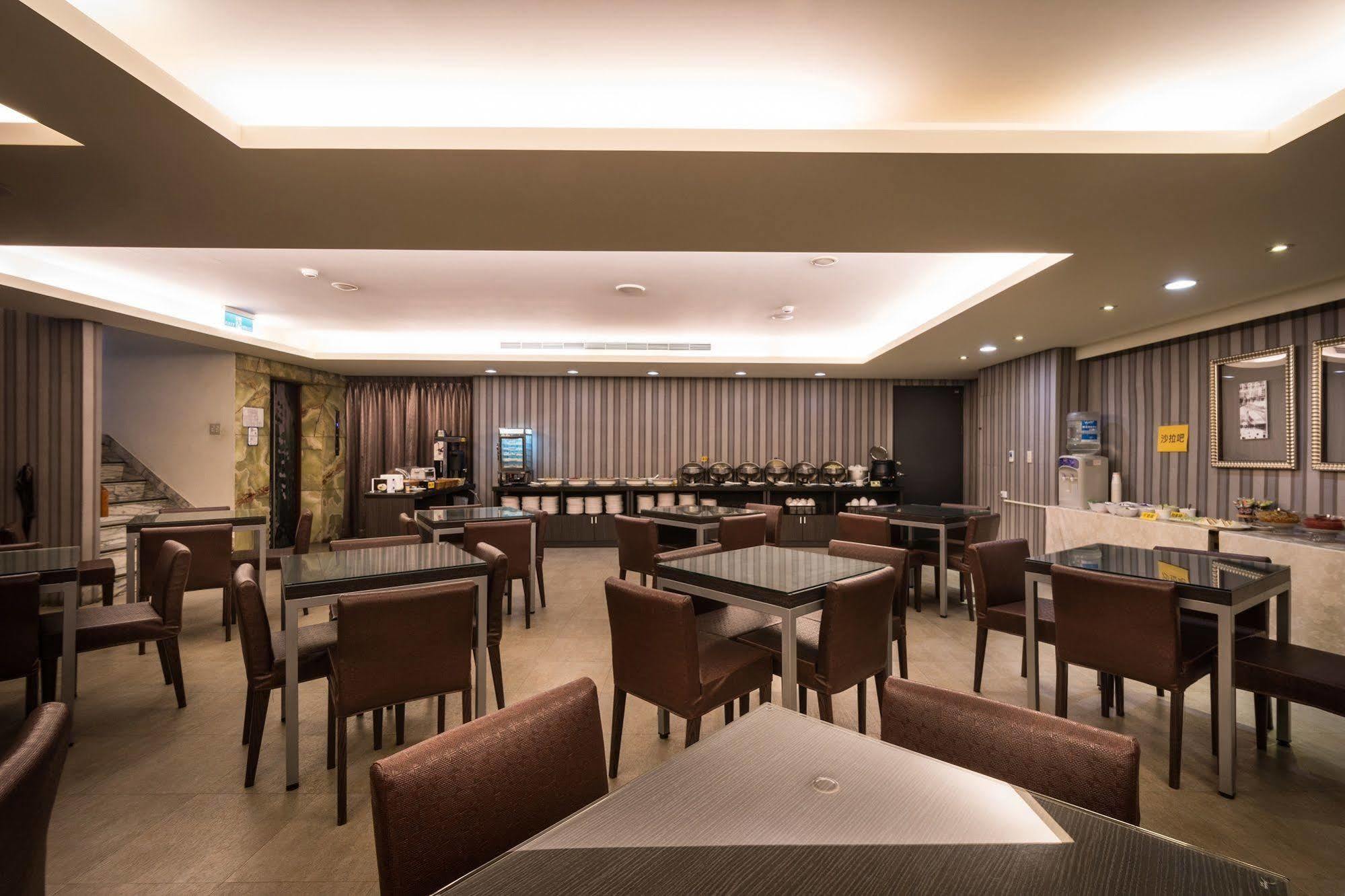 Ren Mei Fashion Hotel Taichung Exterior photo